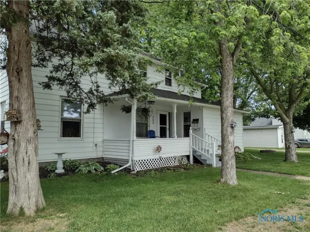 200 Pleasant Street, Archbold, Ohio 43502, 3 Bedrooms Bedrooms, 11 Rooms Rooms,2 BathroomsBathrooms,Residential,For Sale,Pleasant,6131523