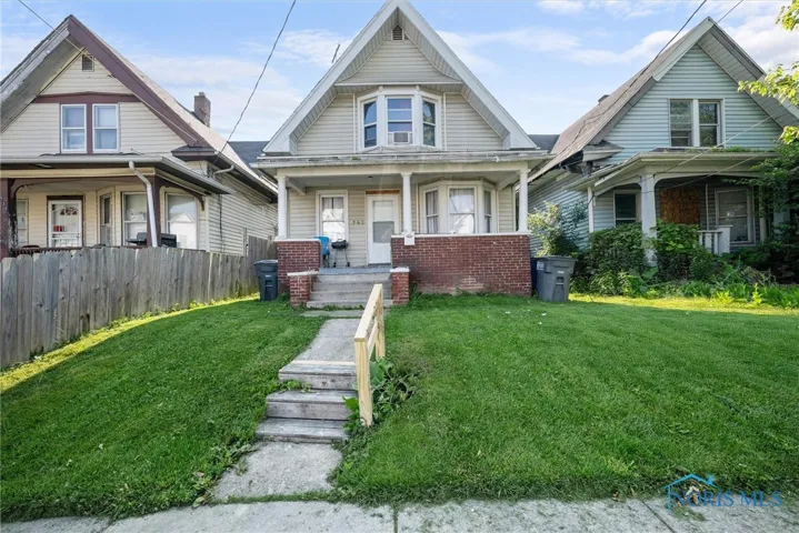 743 Clark Street, Toledo, Ohio 43605, 3 Bedrooms Bedrooms, 6 Rooms Rooms,1 BathroomBathrooms,Residential,For Sale,Clark,6131568