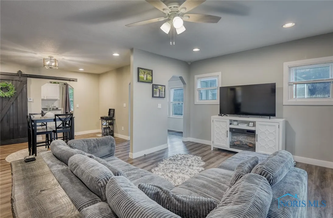 525 Western Avenue, Findlay, Ohio 45840, 2 Bedrooms Bedrooms, ,1 BathroomBathrooms,Residential,For Sale,Western,6131618