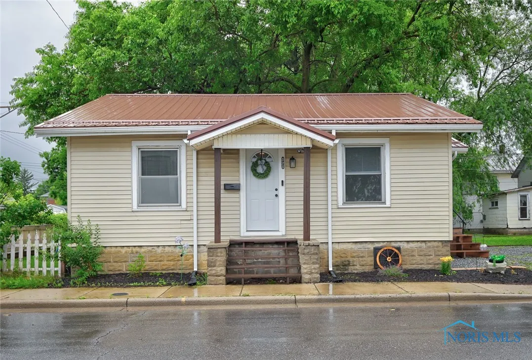 525 Western Avenue, Findlay, Ohio 45840, 2 Bedrooms Bedrooms, ,1 BathroomBathrooms,Residential,For Sale,Western,6131618