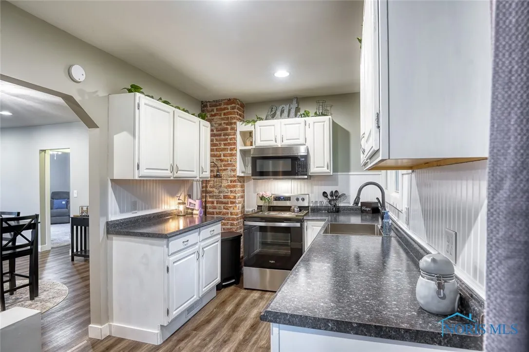 525 Western Avenue, Findlay, Ohio 45840, 2 Bedrooms Bedrooms, ,1 BathroomBathrooms,Residential,For Sale,Western,6131618
