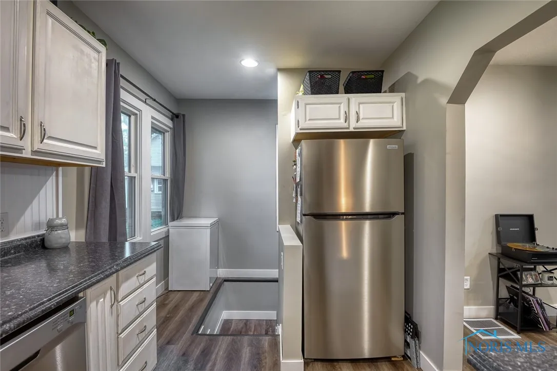 525 Western Avenue, Findlay, Ohio 45840, 2 Bedrooms Bedrooms, ,1 BathroomBathrooms,Residential,For Sale,Western,6131618