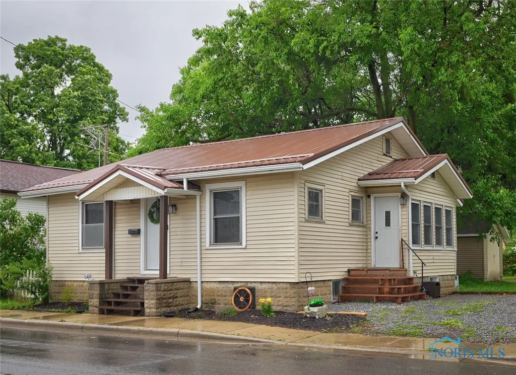 525 Western Avenue, Findlay, Ohio 45840, 2 Bedrooms Bedrooms, ,1 BathroomBathrooms,Residential,For Sale,Western,6131618