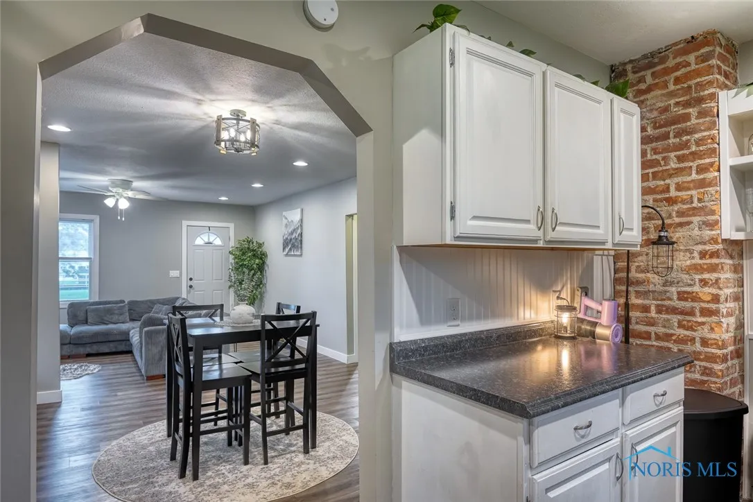 525 Western Avenue, Findlay, Ohio 45840, 2 Bedrooms Bedrooms, ,1 BathroomBathrooms,Residential,For Sale,Western,6131618