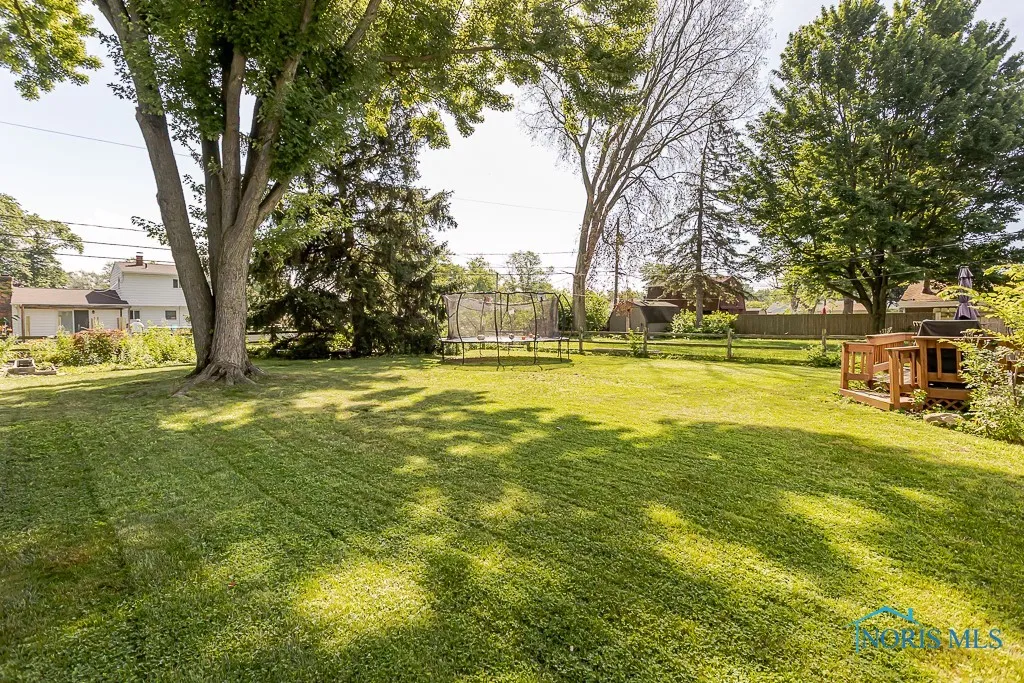 1220 Birch Avenue, Maumee, Ohio 43537, 4 Bedrooms Bedrooms, 9 Rooms Rooms,2 BathroomsBathrooms,Residential,For Sale,Birch,6131494