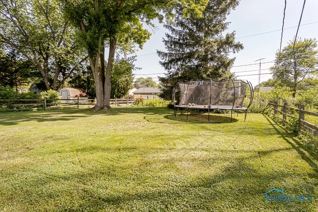 1220 Birch Avenue, Maumee, Ohio 43537, 4 Bedrooms Bedrooms, 9 Rooms Rooms,2 BathroomsBathrooms,Residential,For Sale,Birch,6131494