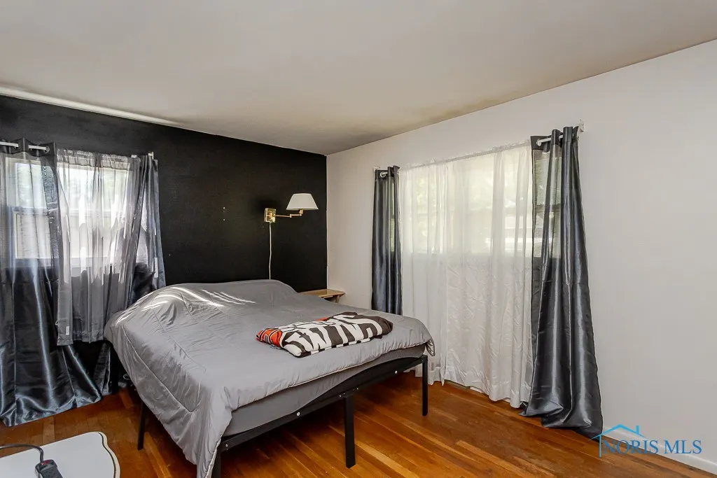 1220 Birch Avenue, Maumee, Ohio 43537, 4 Bedrooms Bedrooms, 9 Rooms Rooms,2 BathroomsBathrooms,Residential,For Sale,Birch,6131494