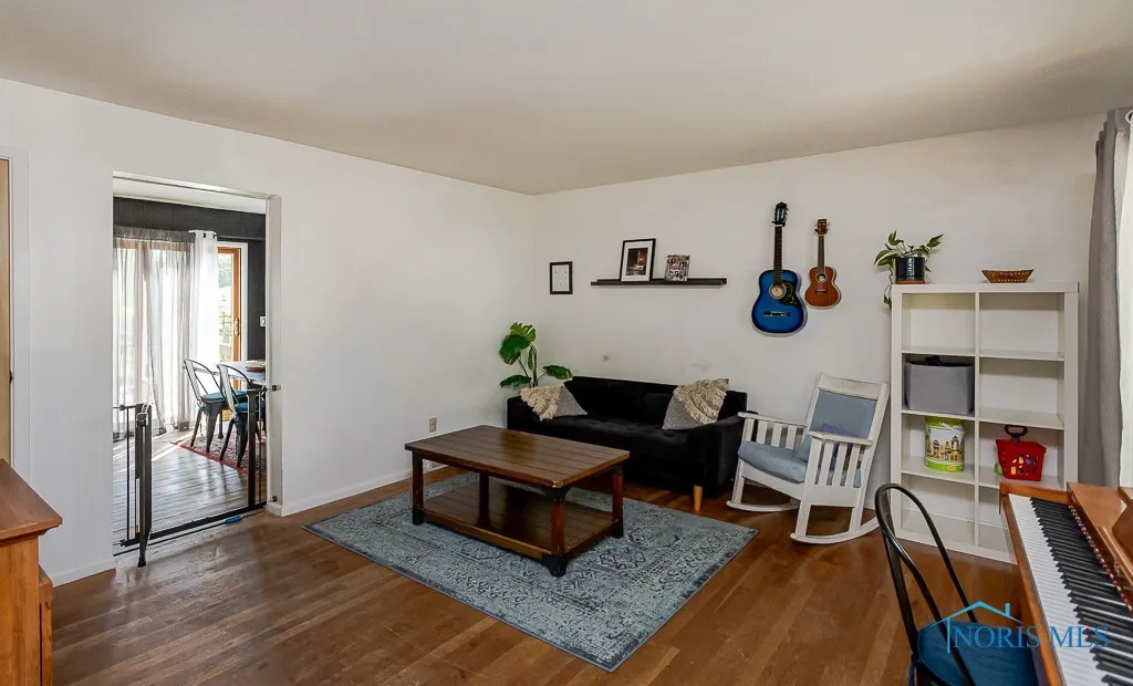 1220 Birch Avenue, Maumee, Ohio 43537, 4 Bedrooms Bedrooms, 9 Rooms Rooms,2 BathroomsBathrooms,Residential,For Sale,Birch,6131494