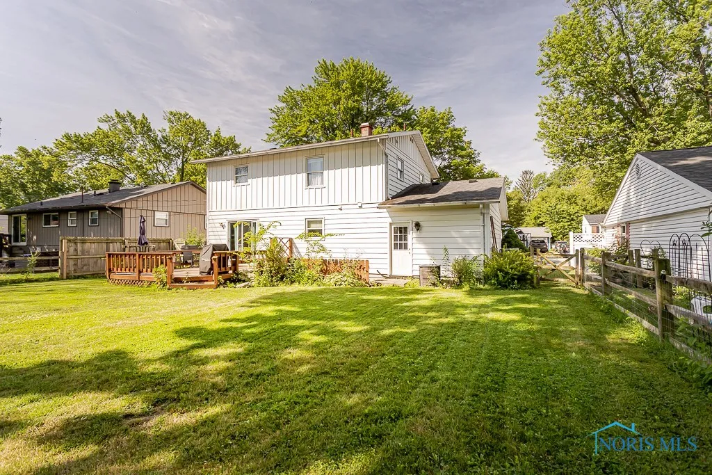 1220 Birch Avenue, Maumee, Ohio 43537, 4 Bedrooms Bedrooms, 9 Rooms Rooms,2 BathroomsBathrooms,Residential,For Sale,Birch,6131494