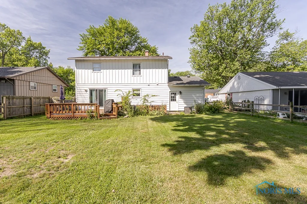 1220 Birch Avenue, Maumee, Ohio 43537, 4 Bedrooms Bedrooms, 9 Rooms Rooms,2 BathroomsBathrooms,Residential,For Sale,Birch,6131494