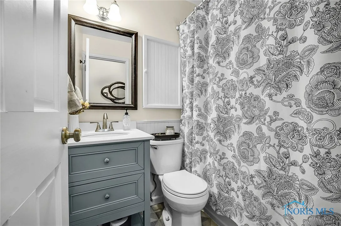 550 W 2nd Street, Perrysburg, Ohio 43551, 3 Bedrooms Bedrooms, 7 Rooms Rooms,2 BathroomsBathrooms,Residential,For Sale,2nd,6131529