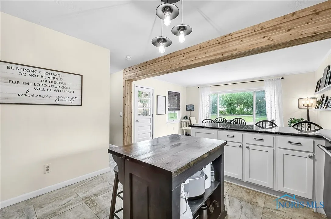 550 W 2nd Street, Perrysburg, Ohio 43551, 3 Bedrooms Bedrooms, 7 Rooms Rooms,2 BathroomsBathrooms,Residential,For Sale,2nd,6131529