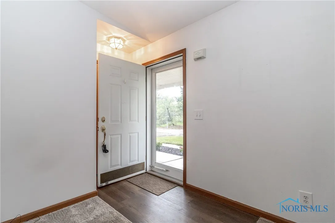 9359 Sylvania Avenue, Sylvania, Ohio 43560, 3 Bedrooms Bedrooms, 8 Rooms Rooms,2 BathroomsBathrooms,Residential,For Sale,Sylvania,6131553