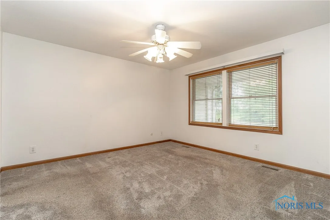 9359 Sylvania Avenue, Sylvania, Ohio 43560, 3 Bedrooms Bedrooms, 8 Rooms Rooms,2 BathroomsBathrooms,Residential,For Sale,Sylvania,6131553