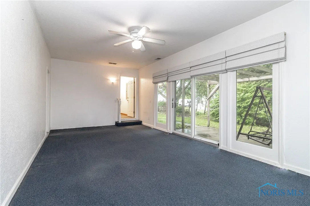9359 Sylvania Avenue, Sylvania, Ohio 43560, 3 Bedrooms Bedrooms, 8 Rooms Rooms,2 BathroomsBathrooms,Residential,For Sale,Sylvania,6131553