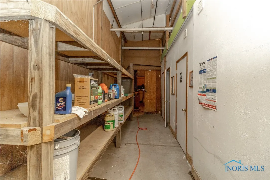 9359 Sylvania Avenue, Sylvania, Ohio 43560, 3 Bedrooms Bedrooms, 8 Rooms Rooms,2 BathroomsBathrooms,Residential,For Sale,Sylvania,6131553