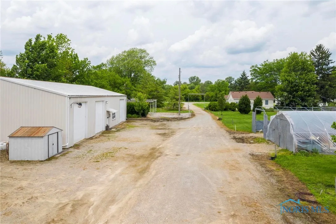 9359 Sylvania Avenue, Sylvania, Ohio 43560, 3 Bedrooms Bedrooms, 8 Rooms Rooms,2 BathroomsBathrooms,Residential,For Sale,Sylvania,6131553