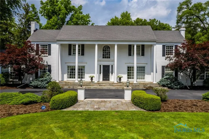 3000 Valley View Drive, Ottawa Hills, Ohio 43615, 5 Bedrooms Bedrooms, 13 Rooms Rooms,6 BathroomsBathrooms,Residential,For Sale,Valley View,6131583