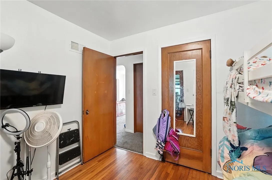 1732 Gilbert Road, Toledo, Ohio 43614, 2 Bedrooms Bedrooms, 6 Rooms Rooms,1 BathroomBathrooms,Residential,For Sale,Gilbert,6131564