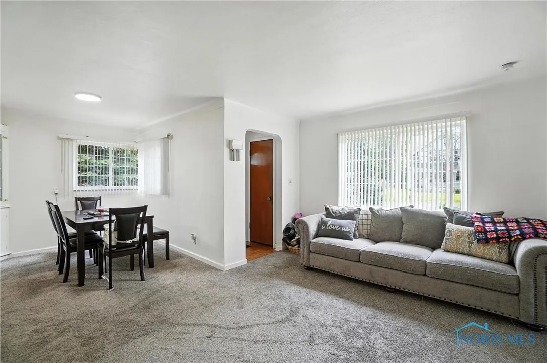 1732 Gilbert Road, Toledo, Ohio 43614, 2 Bedrooms Bedrooms, 6 Rooms Rooms,1 BathroomBathrooms,Residential,For Sale,Gilbert,6131564