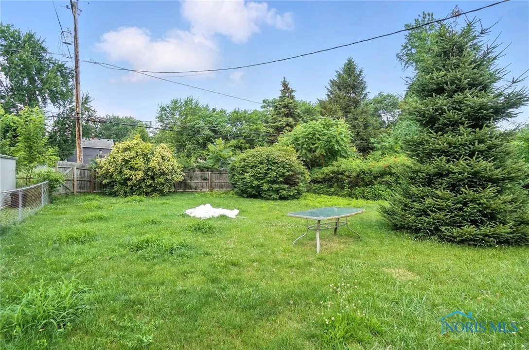1732 Gilbert Road, Toledo, Ohio 43614, 2 Bedrooms Bedrooms, 6 Rooms Rooms,1 BathroomBathrooms,Residential,For Sale,Gilbert,6131564