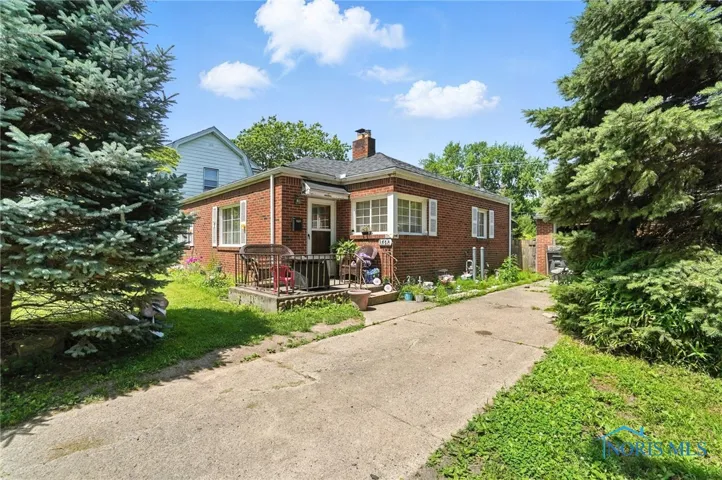 1732 Gilbert Road, Toledo, Ohio 43614, 2 Bedrooms Bedrooms, 6 Rooms Rooms,1 BathroomBathrooms,Residential,For Sale,Gilbert,6131564