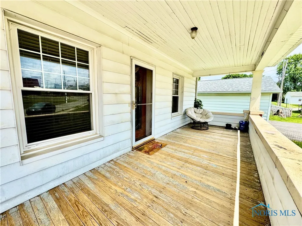 620 Division Street, Defiance, Ohio 43512, 4 Bedrooms Bedrooms, 7 Rooms Rooms,2 BathroomsBathrooms,Residential,For Sale,Division,6131854