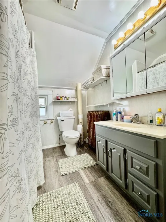 620 Division Street, Defiance, Ohio 43512, 4 Bedrooms Bedrooms, 7 Rooms Rooms,2 BathroomsBathrooms,Residential,For Sale,Division,6131854
