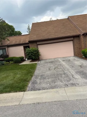 5610 Hogan Avenue 18, Toledo, Ohio 43615, 2 Bedrooms Bedrooms, 4 Rooms Rooms,2 BathroomsBathrooms,Residential Lease,For Rent,Hogan,6131895