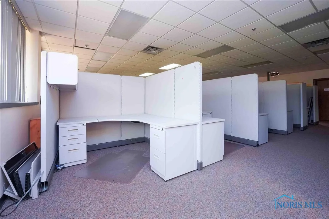1100 E Main Cross Street, Findlay, Ohio 45840, ,Commercial Lease,For Rent,Main Cross,6132059