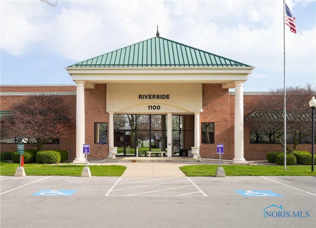 1100 E Main Cross Street, Findlay, Ohio 45840, ,Commercial Lease,For Rent,Main Cross,6132059
