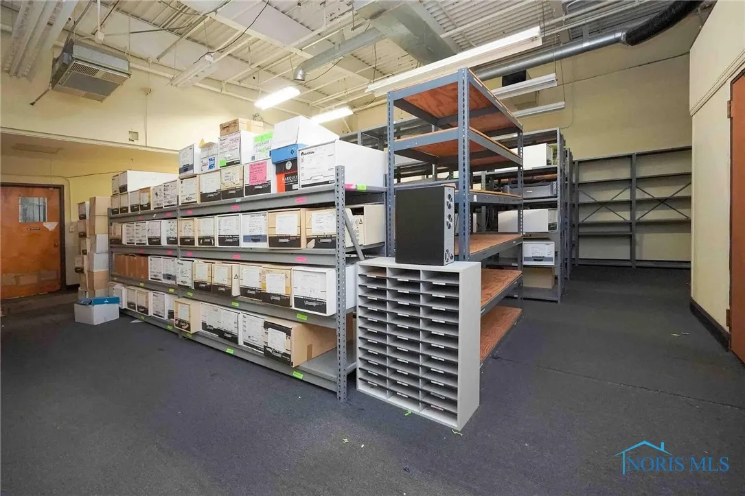 1100 E Main Cross Street, Findlay, Ohio 45840, ,Commercial Lease,For Rent,Main Cross,6132059