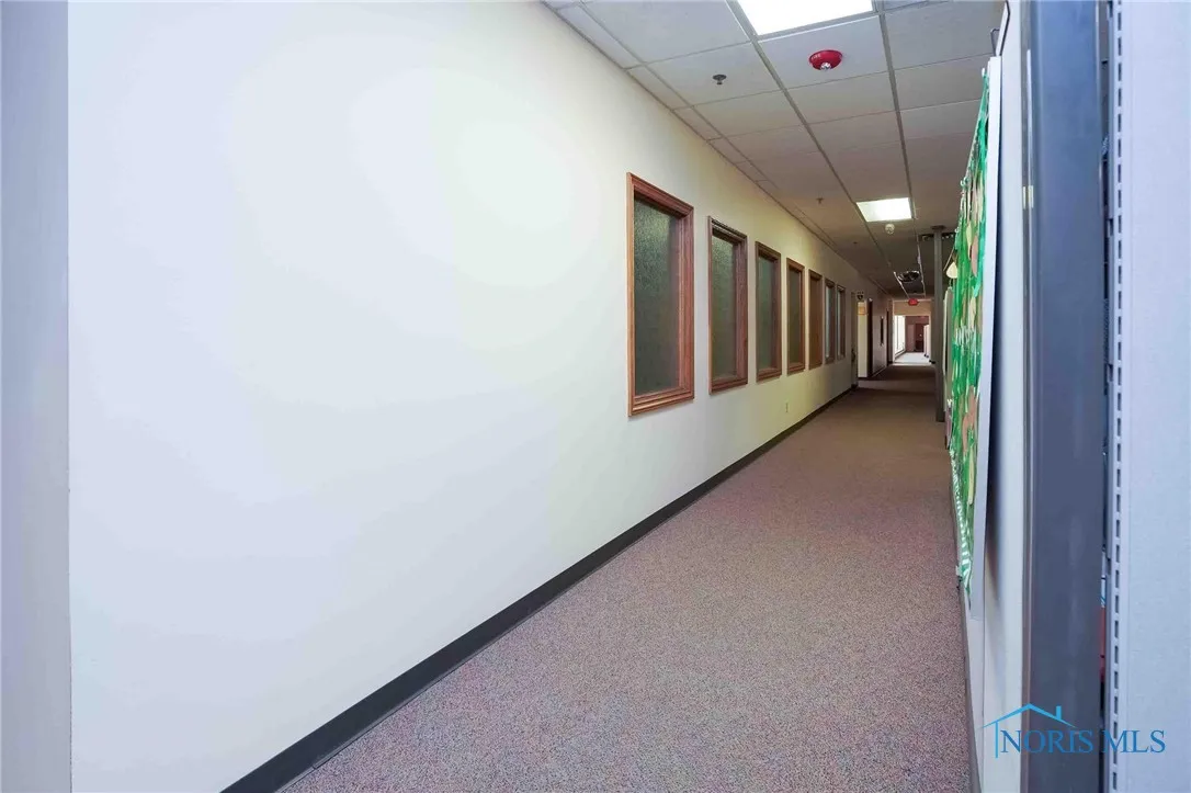 1100 E Main Cross Street, Findlay, Ohio 45840, ,Commercial Lease,For Rent,Main Cross,6132059