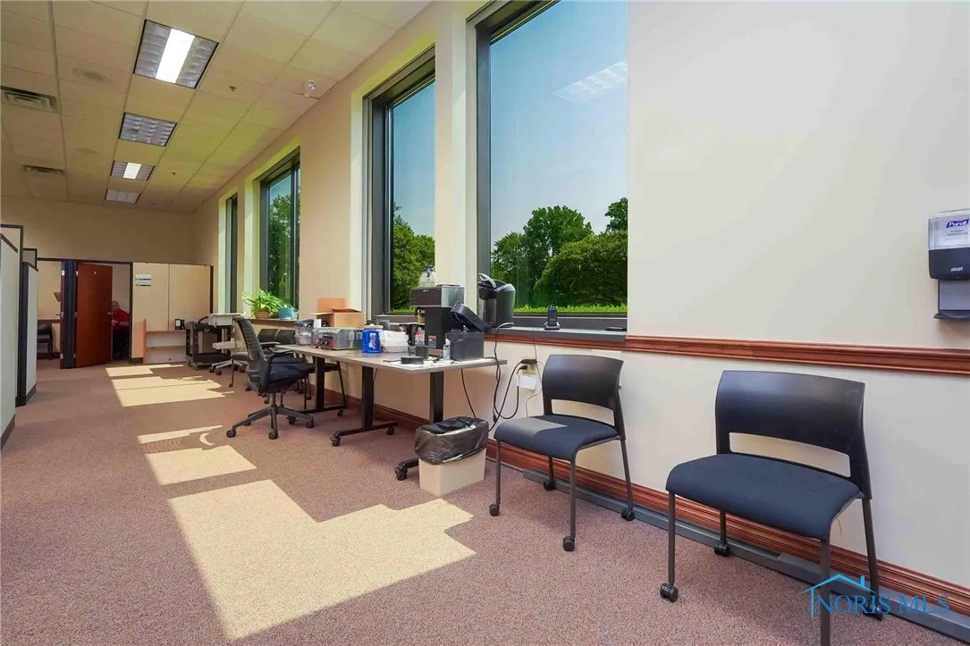 1100 E Main Cross Street, Findlay, Ohio 45840, ,Commercial Lease,For Rent,Main Cross,6132059