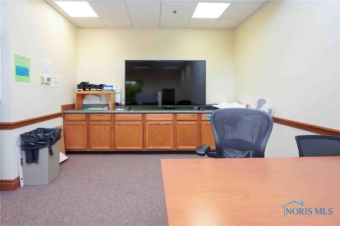 1100 E Main Cross Street, Findlay, Ohio 45840, ,Commercial Lease,For Rent,Main Cross,6132059