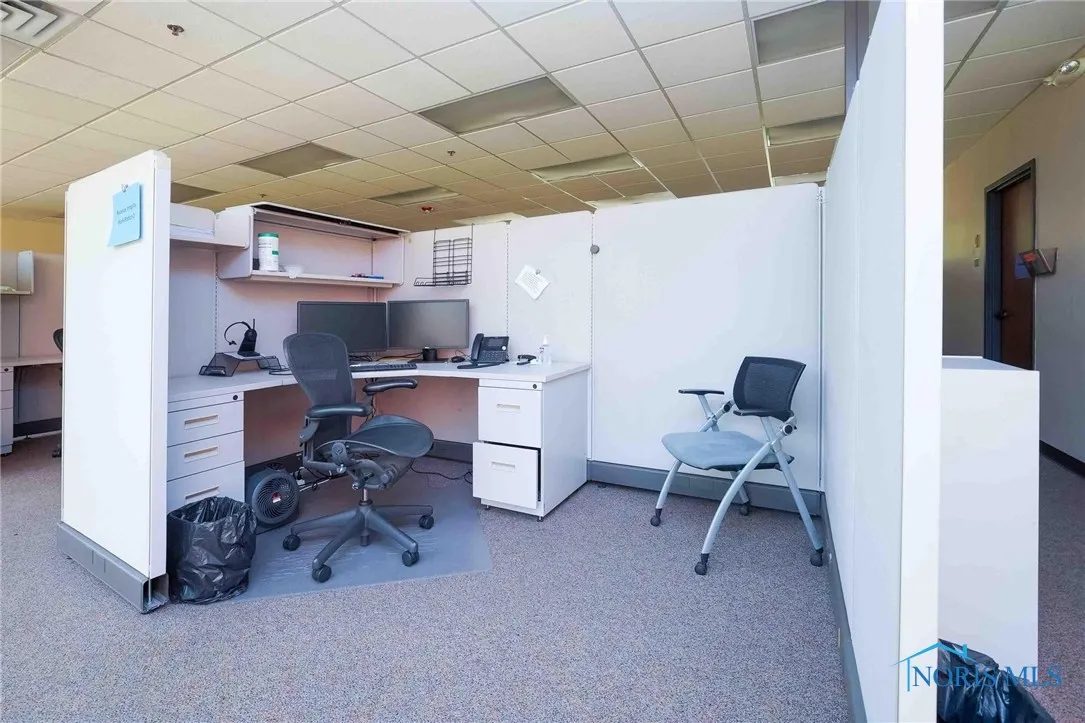 1100 E Main Cross Street, Findlay, Ohio 45840, ,Commercial Lease,For Rent,Main Cross,6132059