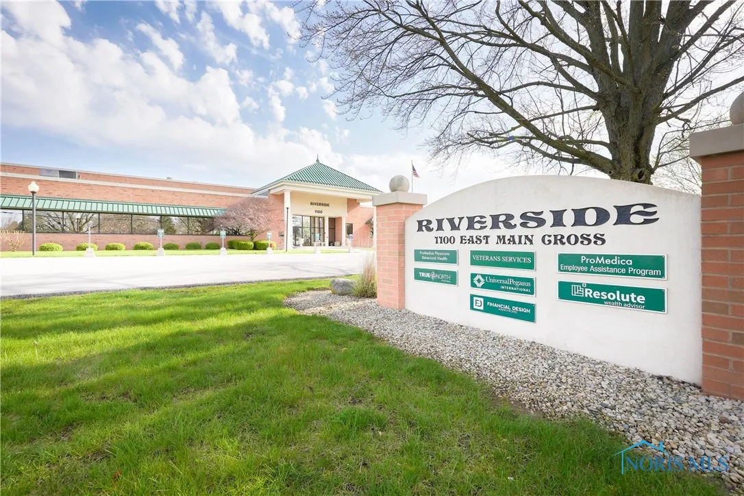 1100 E Main Cross Street, Findlay, Ohio 45840, ,Commercial Lease,For Rent,Main Cross,6132059