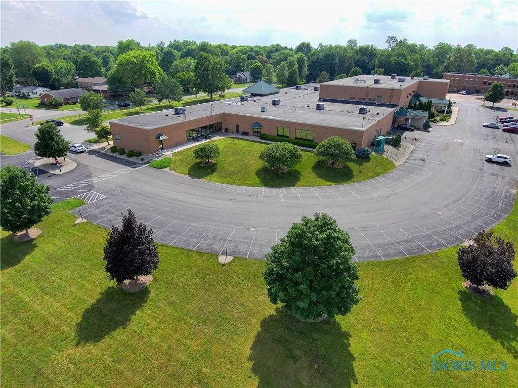 1100 E Main Cross Street, Findlay, Ohio 45840, ,Commercial Lease,For Rent,Main Cross,6132059