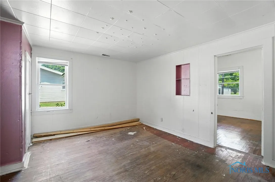 709 W Jackson Street, Paulding, Ohio 45879, 3 Bedrooms Bedrooms, 7 Rooms Rooms,1 BathroomBathrooms,Residential,For Sale,Jackson,6131468