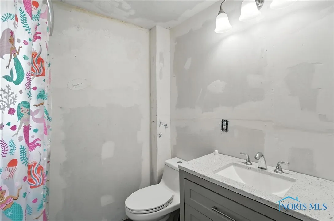709 W Jackson Street, Paulding, Ohio 45879, 3 Bedrooms Bedrooms, 7 Rooms Rooms,1 BathroomBathrooms,Residential,For Sale,Jackson,6131468