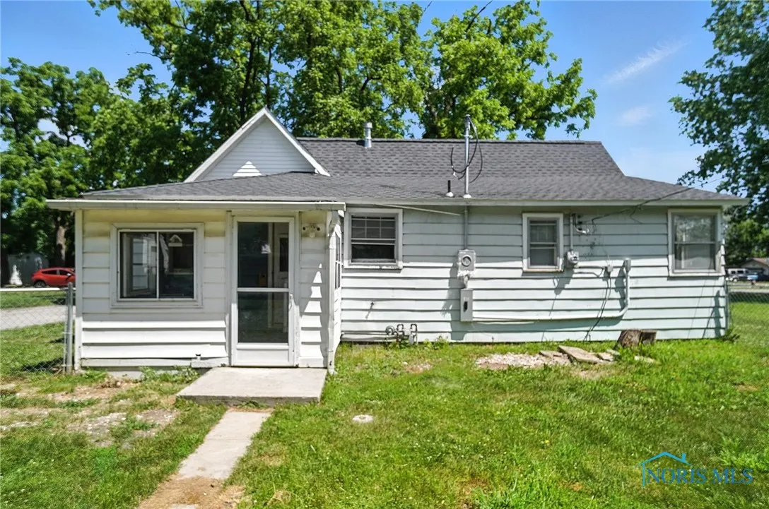 709 W Jackson Street, Paulding, Ohio 45879, 3 Bedrooms Bedrooms, 7 Rooms Rooms,1 BathroomBathrooms,Residential,For Sale,Jackson,6131468