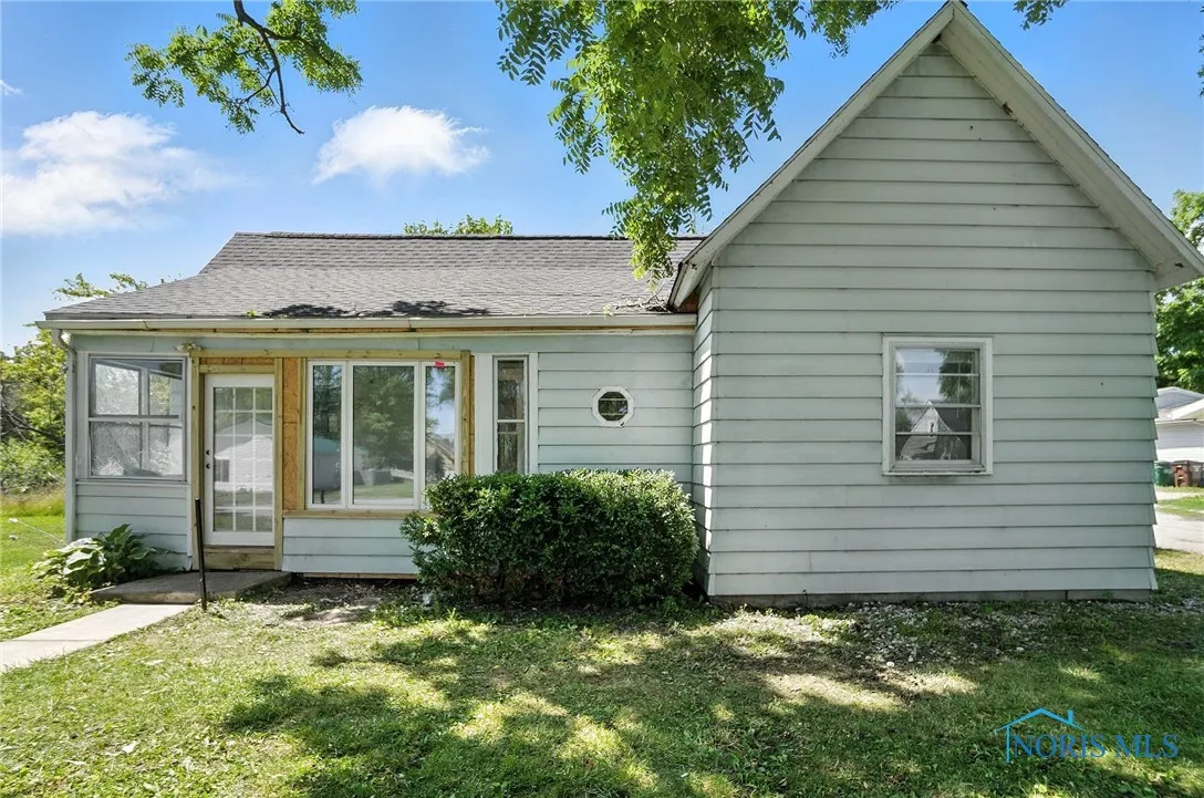 709 W Jackson Street, Paulding, Ohio 45879, 3 Bedrooms Bedrooms, 7 Rooms Rooms,1 BathroomBathrooms,Residential,For Sale,Jackson,6131468