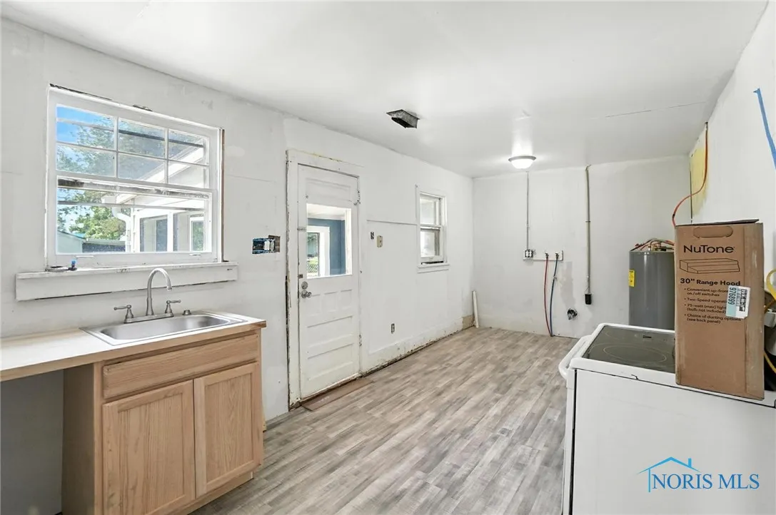 709 W Jackson Street, Paulding, Ohio 45879, 3 Bedrooms Bedrooms, 7 Rooms Rooms,1 BathroomBathrooms,Residential,For Sale,Jackson,6131468