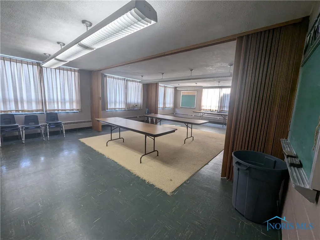 200 E Madison Street, Gibsonburg, Ohio 43431, ,Commercial Sale,For Sale,Madison,6132267