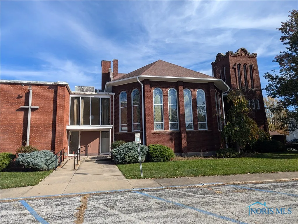 200 E Madison Street, Gibsonburg, Ohio 43431, ,Commercial Sale,For Sale,Madison,6132267