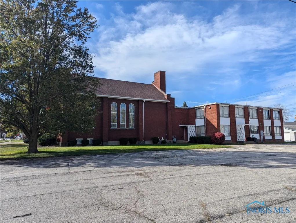 200 E Madison Street, Gibsonburg, Ohio 43431, ,Commercial Sale,For Sale,Madison,6132267