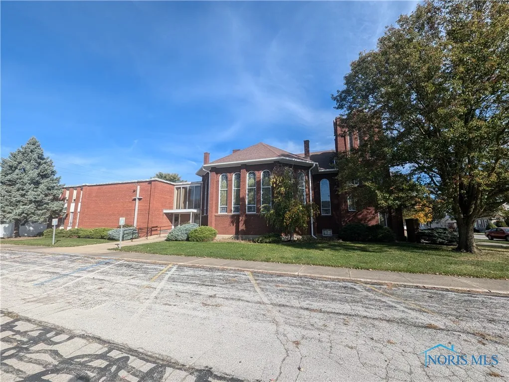 200 E Madison Street, Gibsonburg, Ohio 43431, ,Commercial Sale,For Sale,Madison,6132267