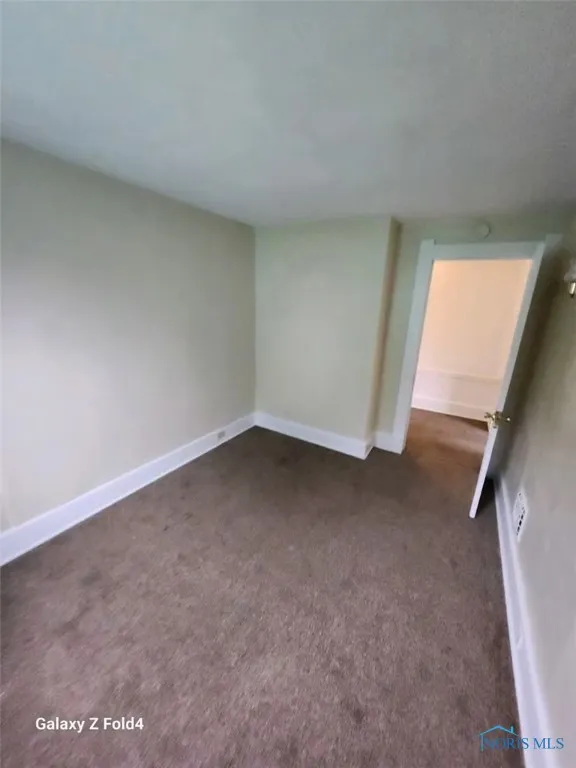 2045 Elliott Avenue, Toledo, Ohio 43606, 3 Bedrooms Bedrooms, 6 Rooms Rooms,1 BathroomBathrooms,Residential Lease,For Rent,Elliott,6132248