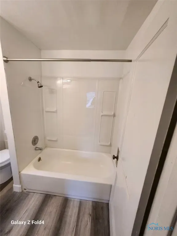 2045 Elliott Avenue, Toledo, Ohio 43606, 3 Bedrooms Bedrooms, 6 Rooms Rooms,1 BathroomBathrooms,Residential Lease,For Rent,Elliott,6132248