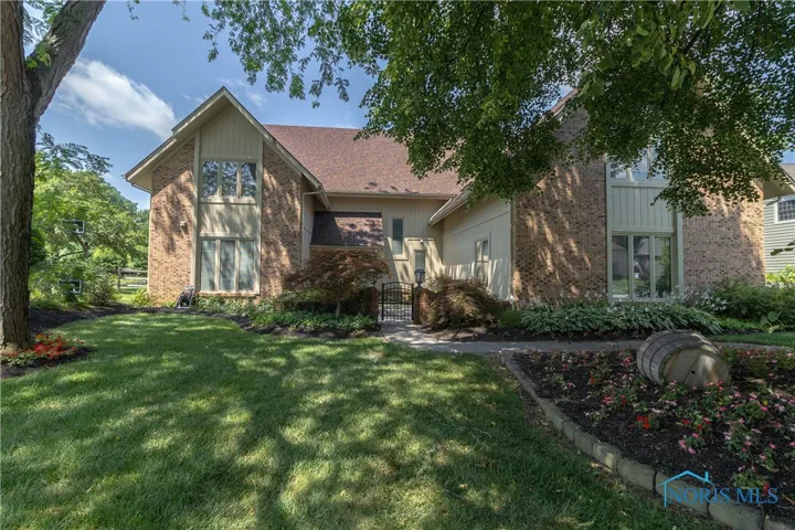 5303 Spring Creek, Sylvania, Ohio 43560, 5 Bedrooms Bedrooms, 13 Rooms Rooms,5 BathroomsBathrooms,Residential,For Sale,Spring Creek,6132164